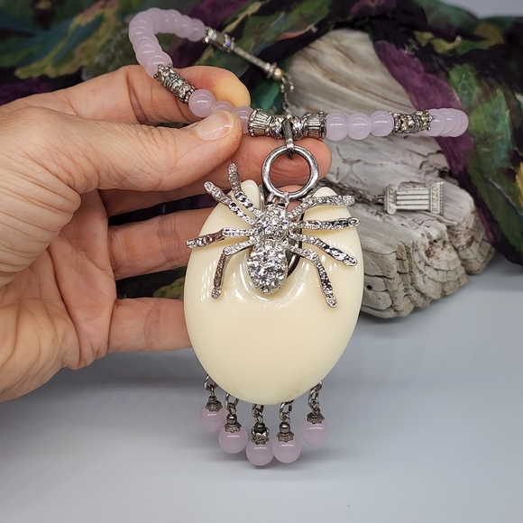Natural Stones Rose Quartz Spider 🕷 Pendant Jewelry Silver Necklace - Picture 3 of 11